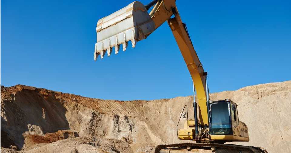 Tomasi Terraplanagem: Agilidade na Abertura de Piscinas e Lagos